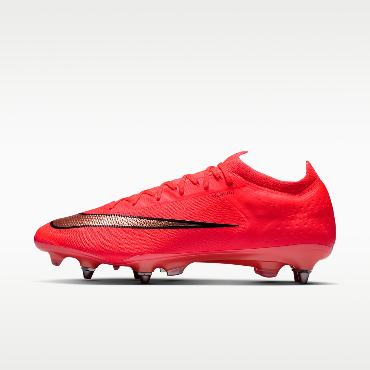 Soft Ground Football Boots | SG Boots. Nike LU